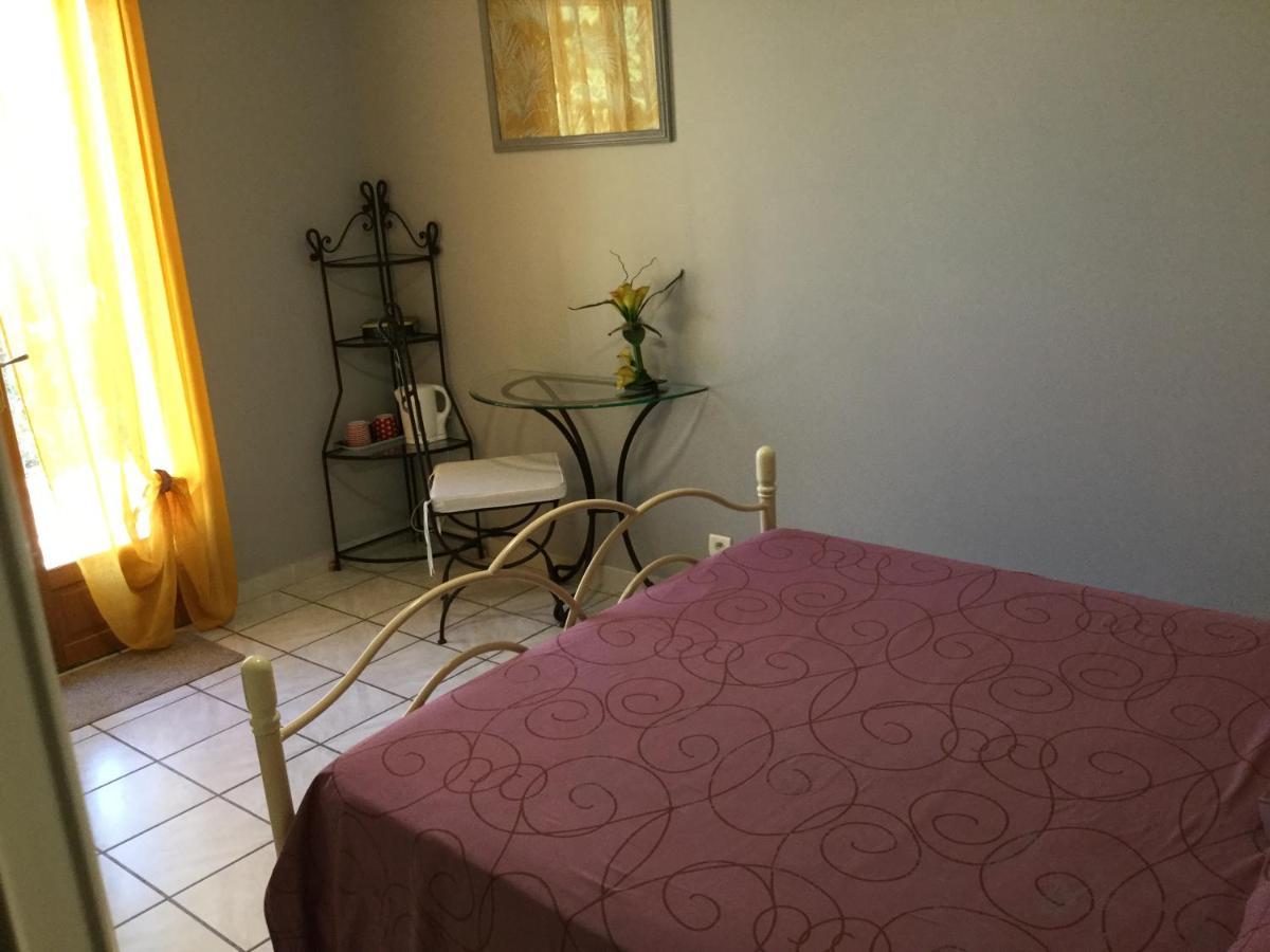Bed and Breakfast Mas Soleil Et Vignes Saint-Hippolyte  Exterior foto